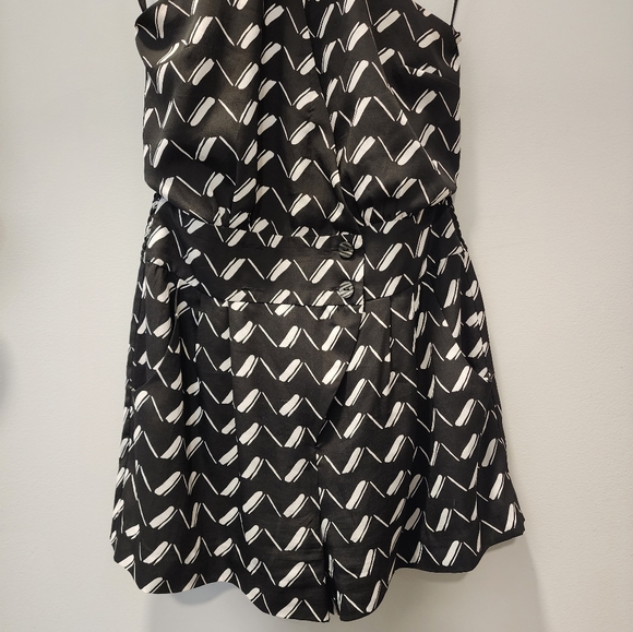 BCBGENERATION Black & White Romper - Picture 3 of 9